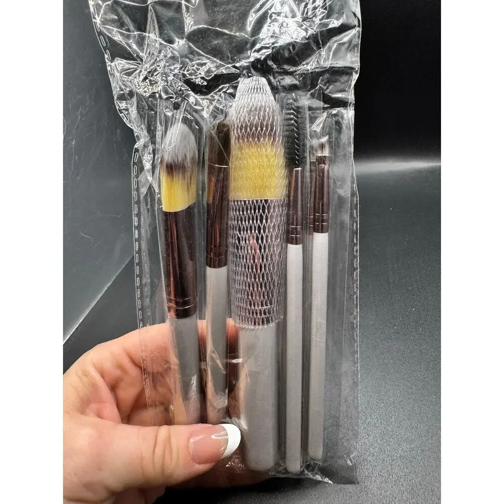 NWT 7 Piece Brush Set For Beginners